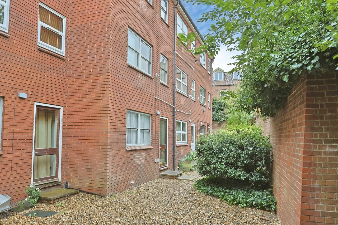 Watlings Court, Norwich, NR2, photo 14