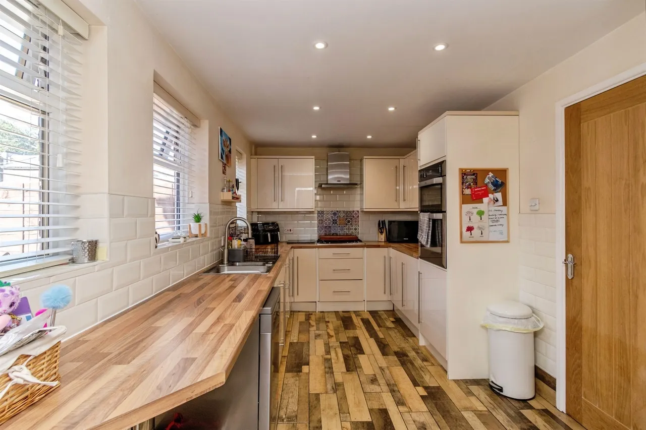 Berrington Drive, Bilston, WV14, photo 4