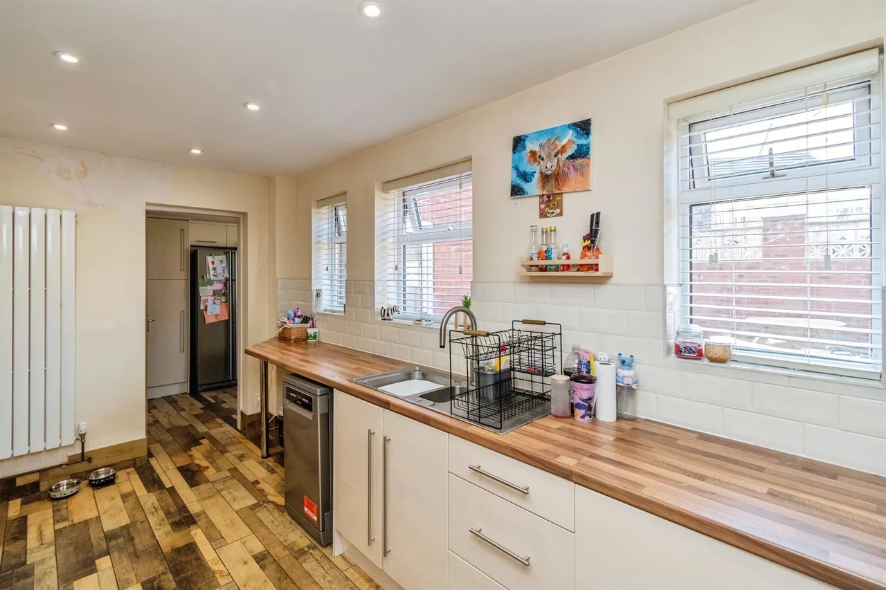 Berrington Drive, Bilston, WV14, photo 5