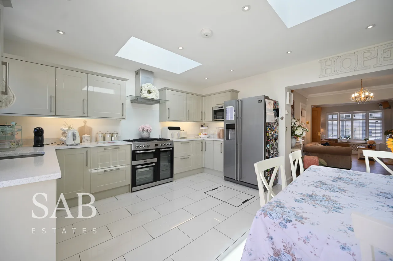 Greenway Gardens, Greenford, UB6, photo 5