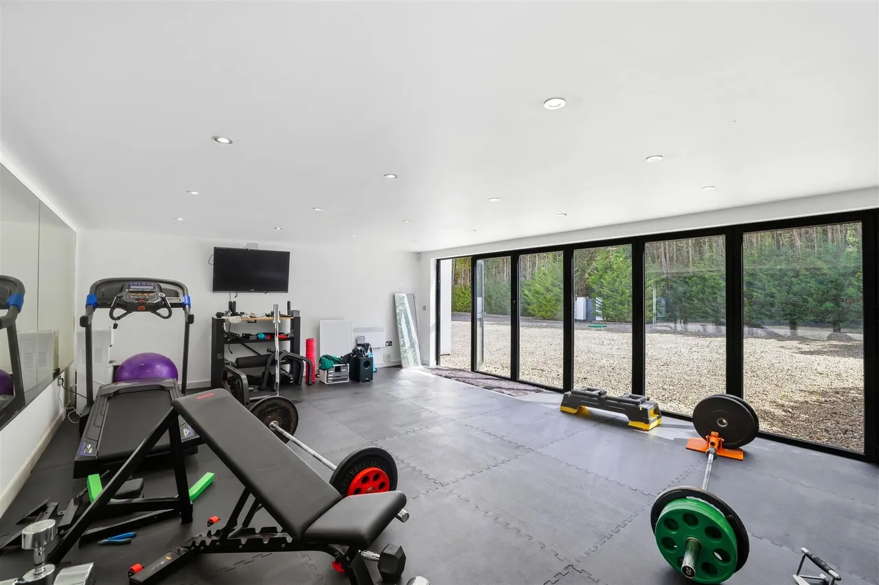 Middlewich Road, Knutsford, WA16, photo 37