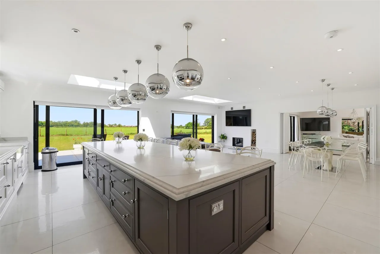 Middlewich Road, Knutsford, WA16, photo 2