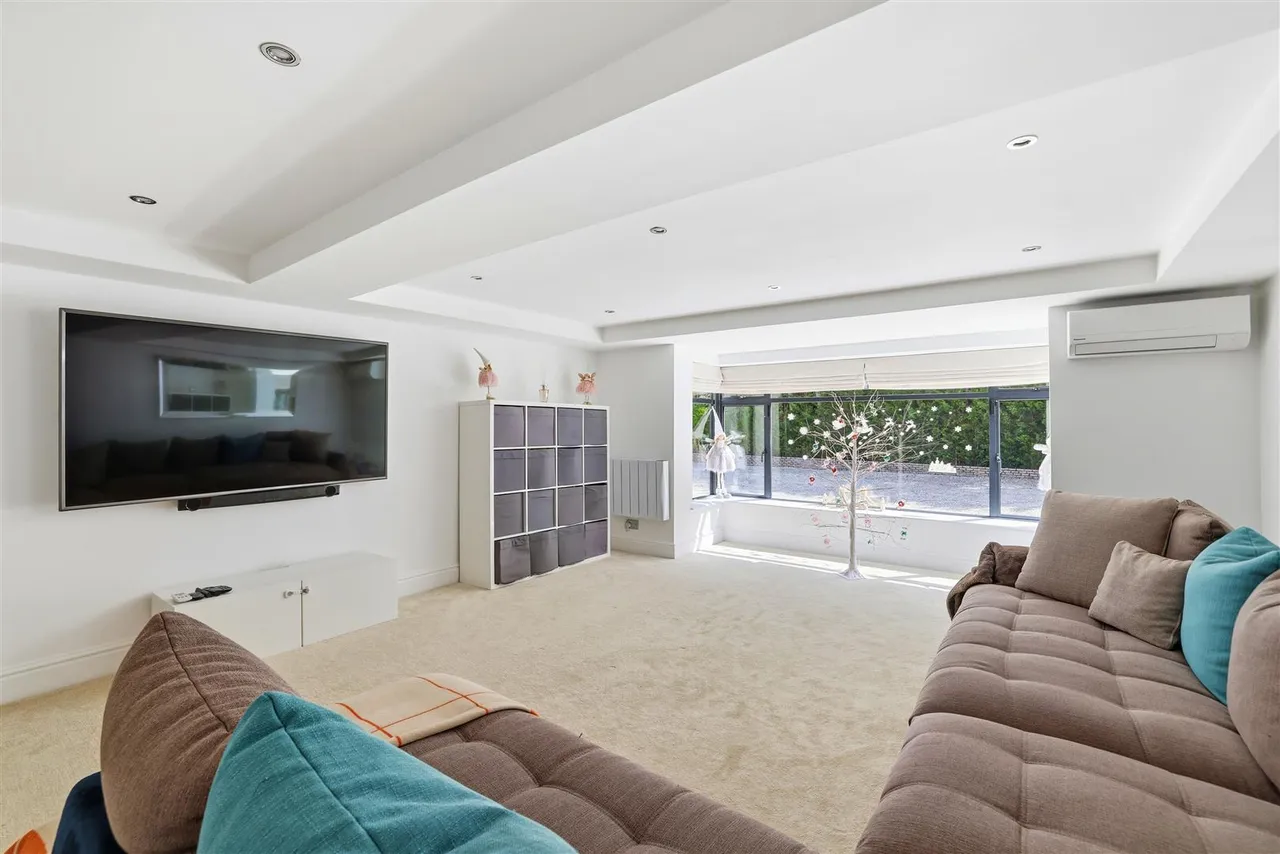Middlewich Road, Knutsford, WA16, photo 24