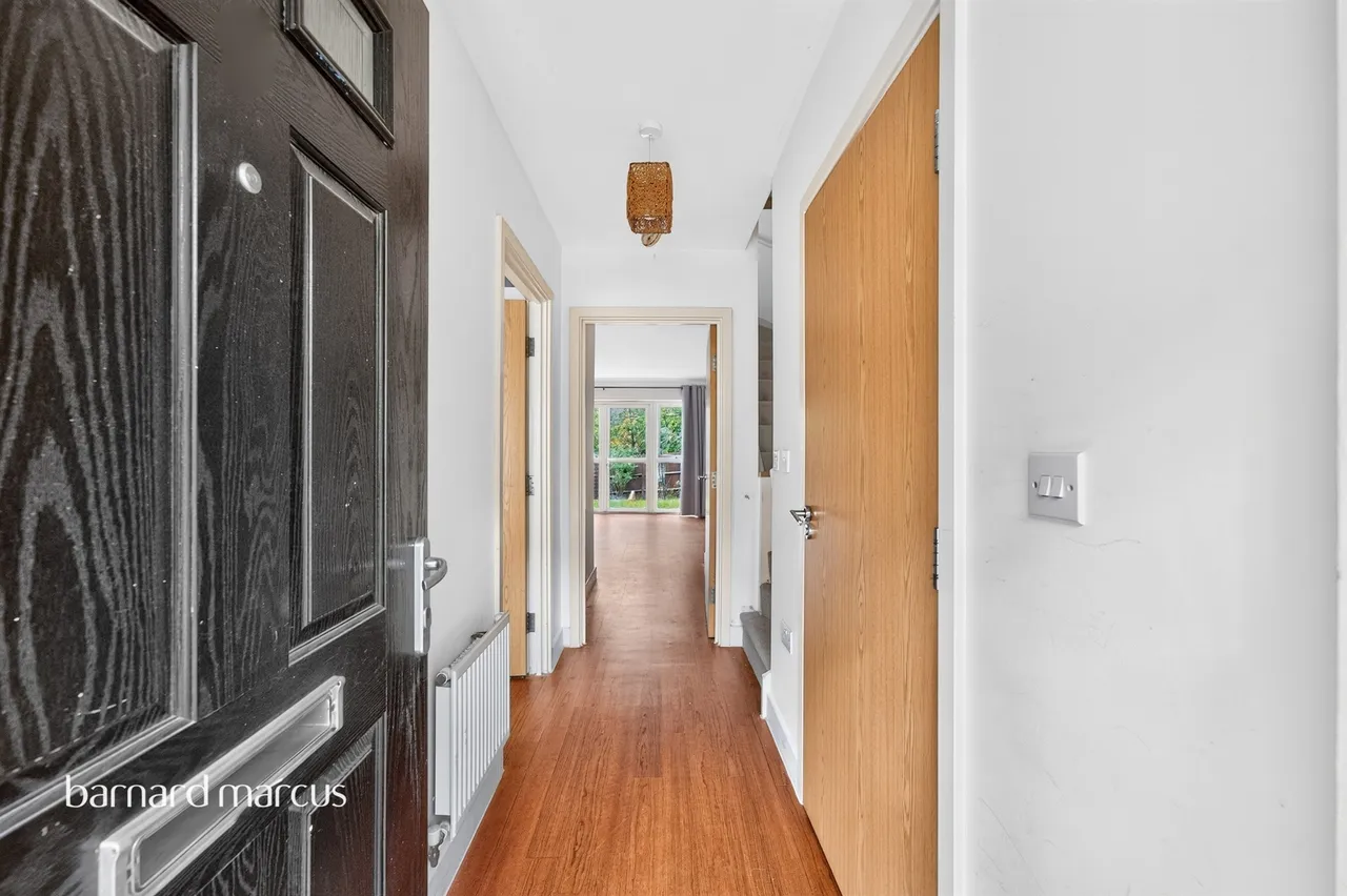 Dalmeny Way, Epsom, KT18, photo 15