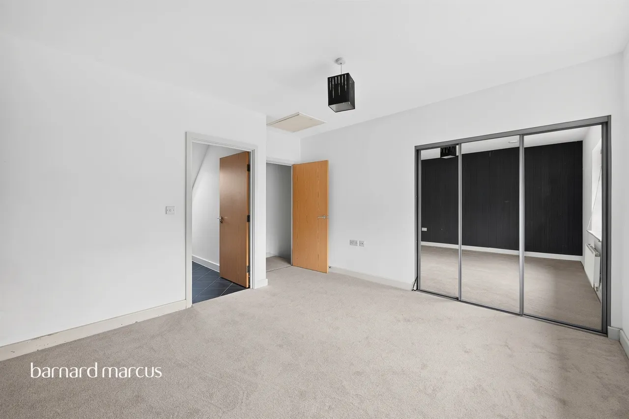 Dalmeny Way, Epsom, KT18, photo 14