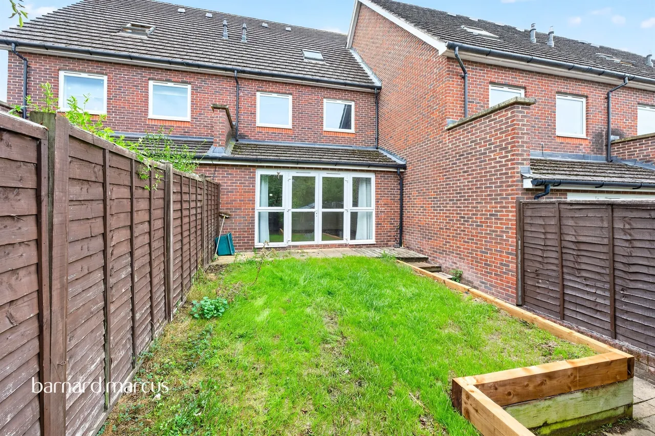 Dalmeny Way, Epsom, KT18, photo 16