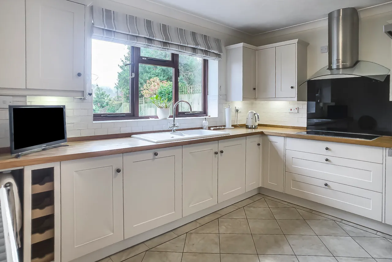 Pembury Grange, Sandown Park, Tunbridge Wells, Kent, TN2 4RP, photo 4