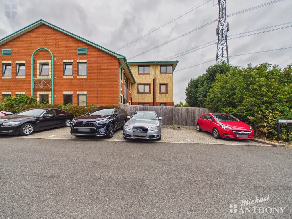 Ainger Close, Aylesbury, HP19 8JW, photo 12