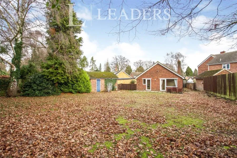 2 bed house for sale, Romans Way, Woking, GU22