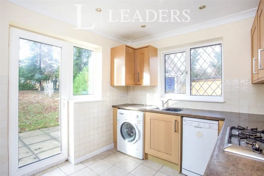 Romans Way, Woking, GU22, photo 5
