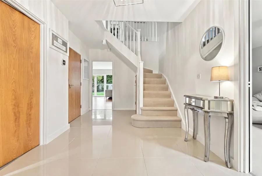 with 5 bedrooms in Takeley, Bishop's Stortford, CM22, photo 9