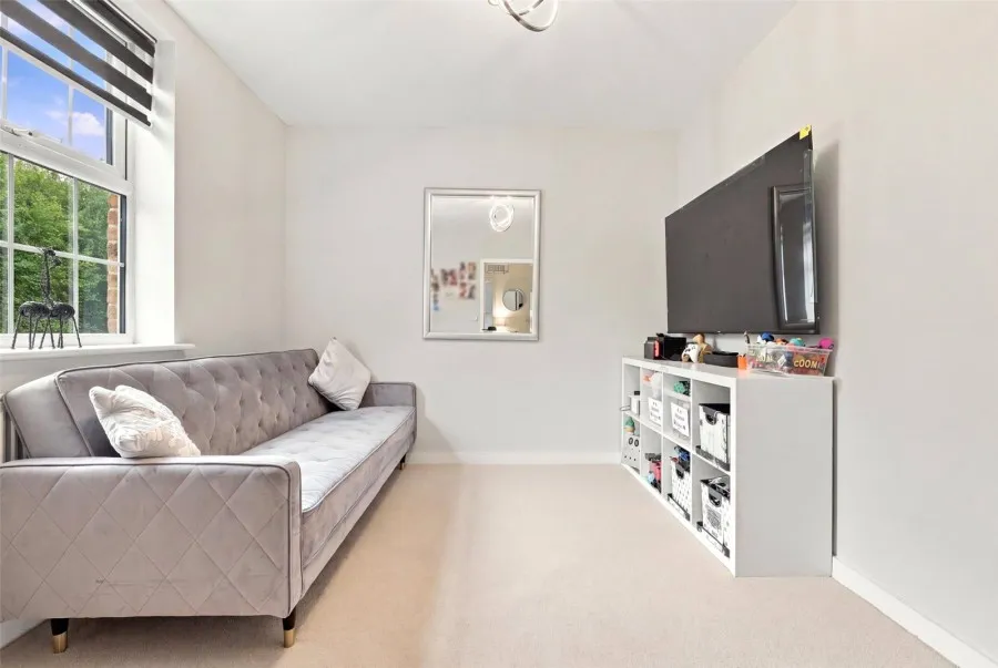 with 5 bedrooms in Takeley, Bishop's Stortford, CM22, photo 10