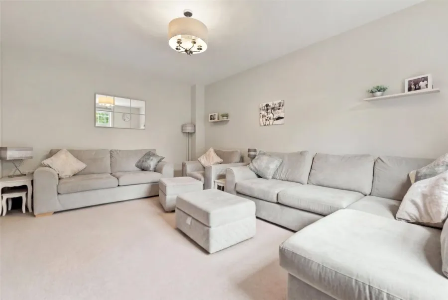 with 5 bedrooms in Takeley, Bishop's Stortford, CM22, photo 8