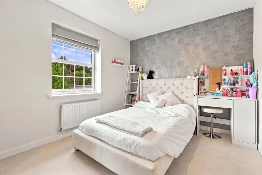 with 5 bedrooms in Takeley, Bishop's Stortford, CM22, photo 15
