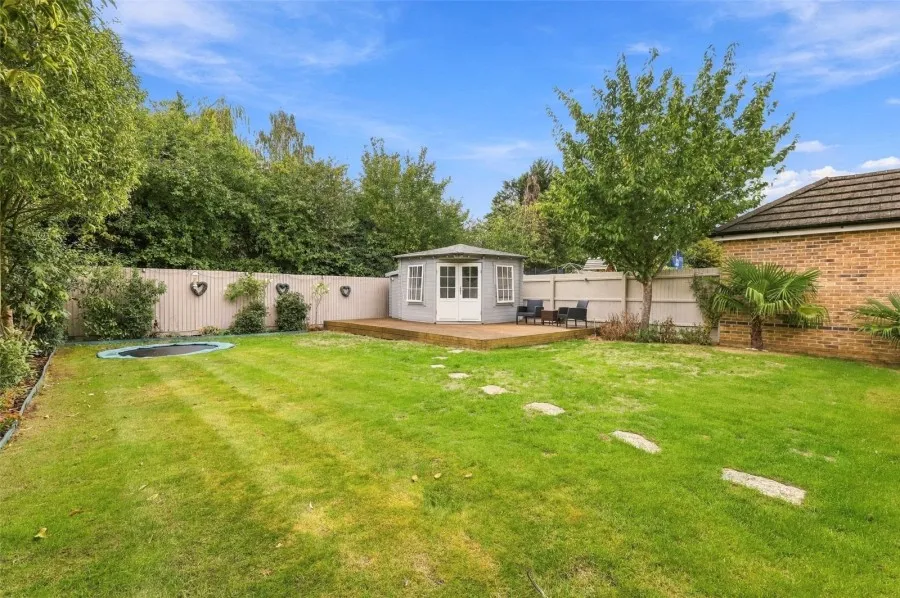 with 5 bedrooms in Takeley, Bishop's Stortford, CM22, photo 21