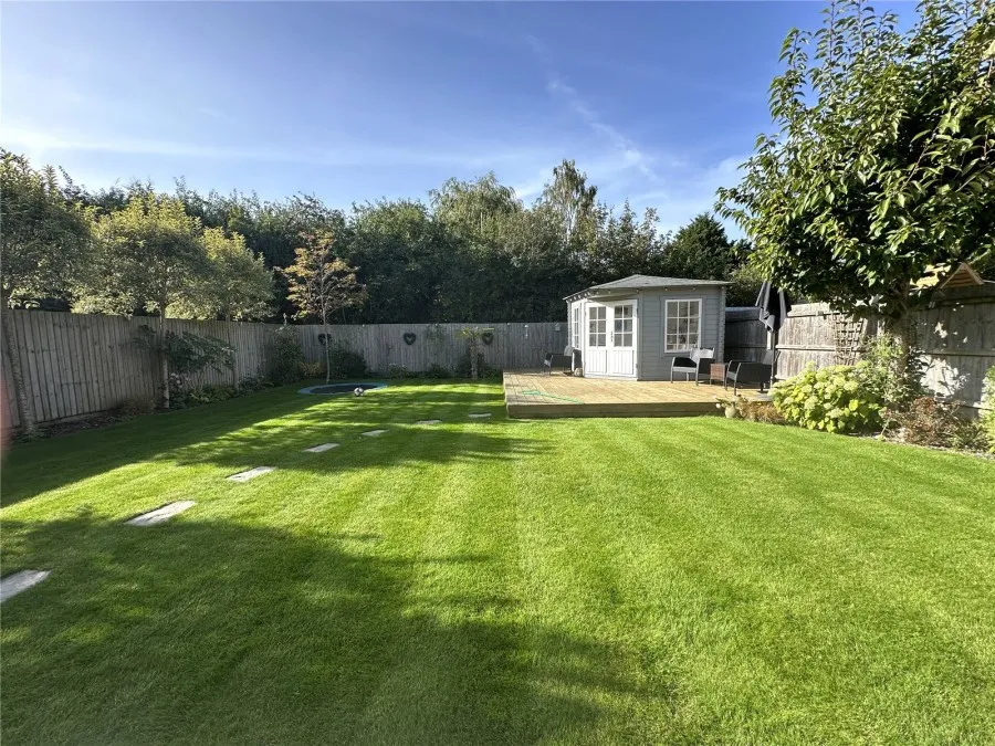 with 5 bedrooms in Takeley, Bishop's Stortford, CM22, photo 4