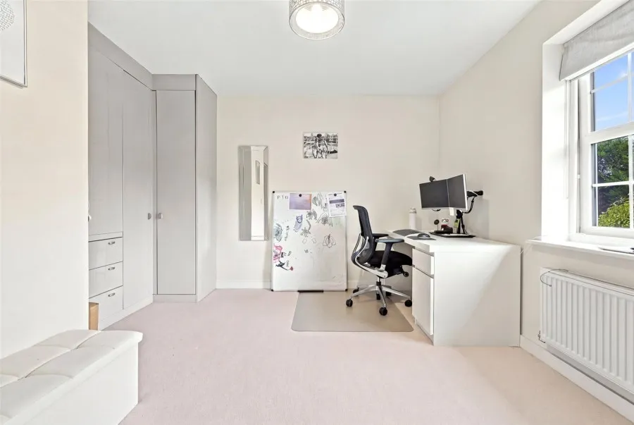 with 5 bedrooms in Takeley, Bishop's Stortford, CM22, photo 11