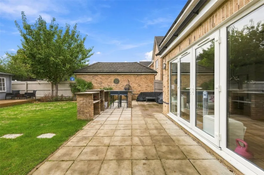 with 5 bedrooms in Takeley, Bishop's Stortford, CM22, photo 20