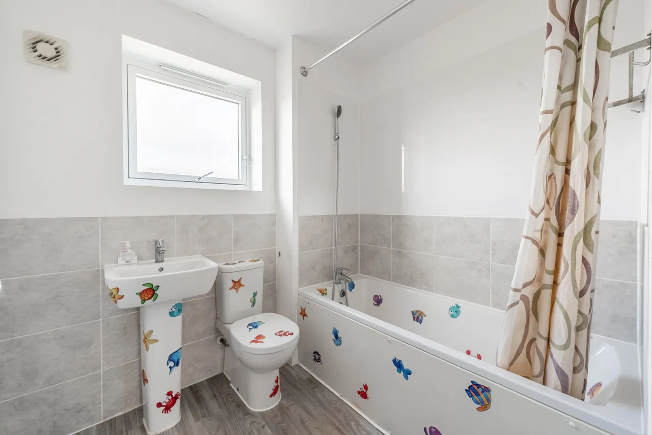 Harrow, HA2, photo 13