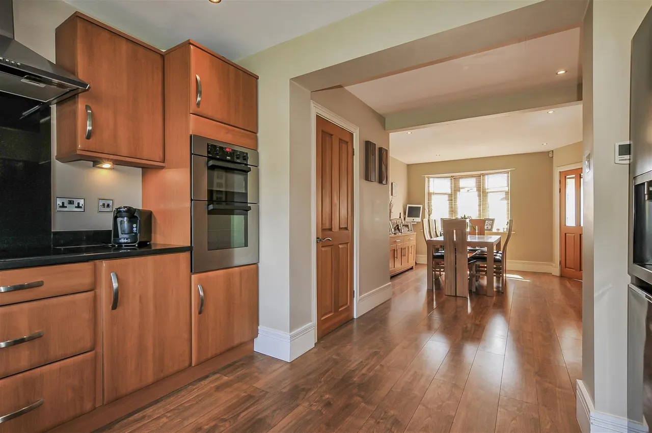 Garston Crescent, Watford WD25 0LD, photo 8