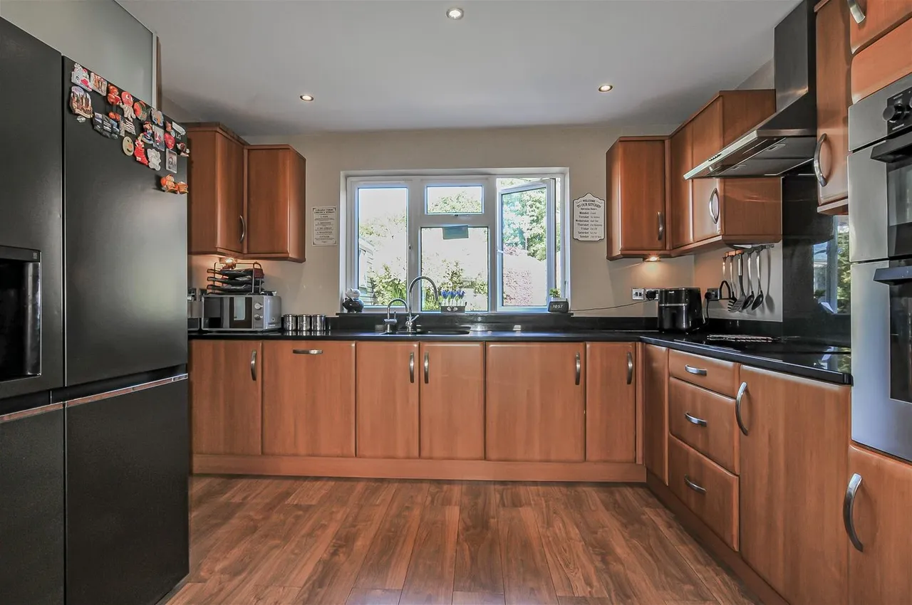 Garston Crescent, Watford WD25 0LD, photo 9