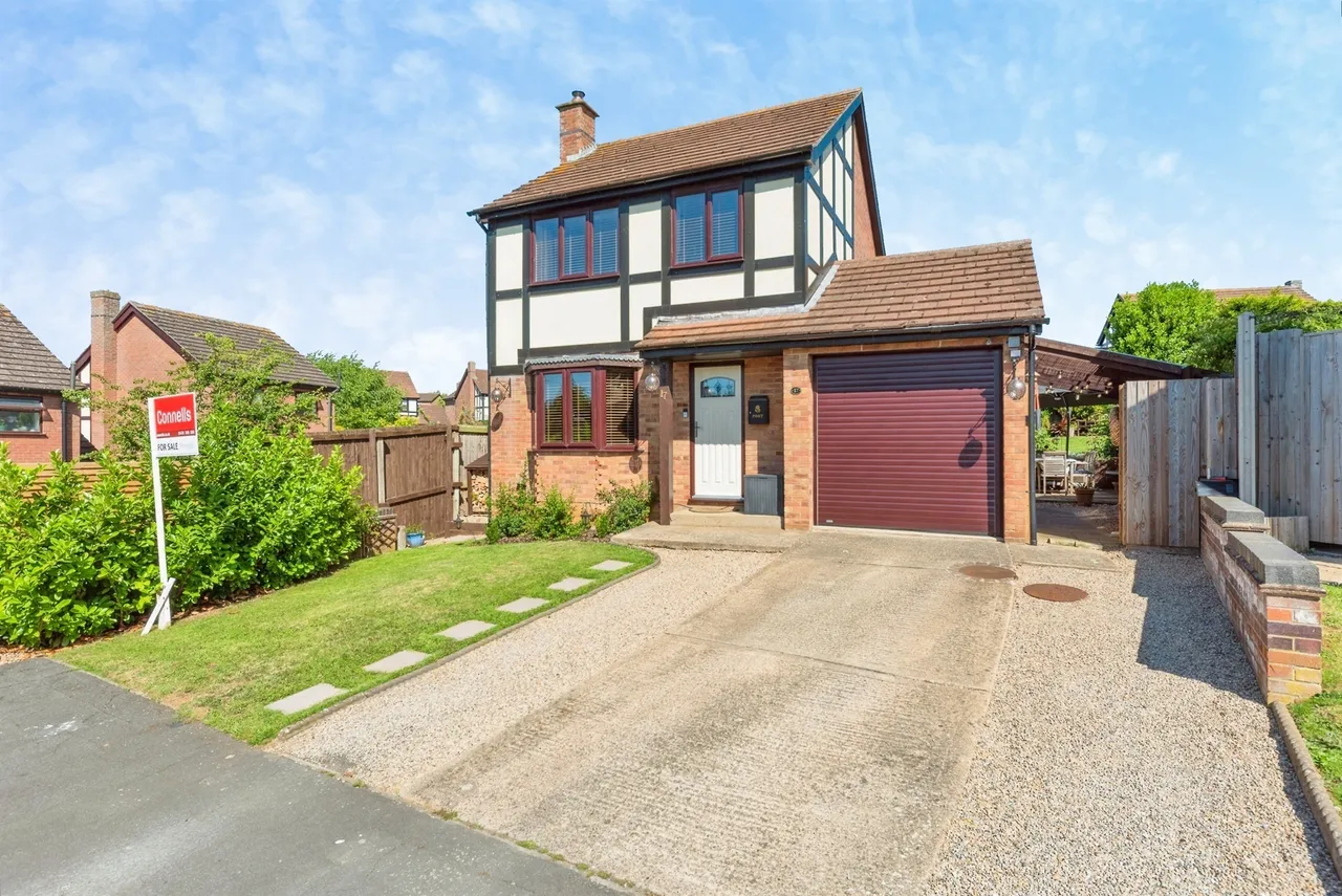 3 bed house for sale — Lincoln Close, Grantham
