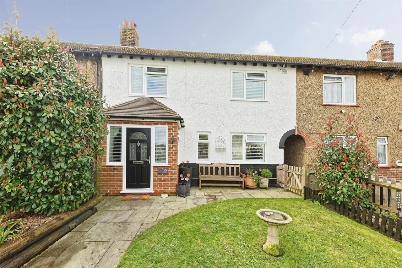 3 bed house for sale — Bramblehill Road, Faversham