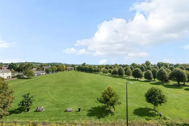 Park Way, Newbury, RG14, photo 12