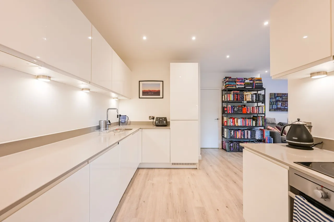 Flat 3, Sireen Apartments, St Clements, Mile End, photo 11