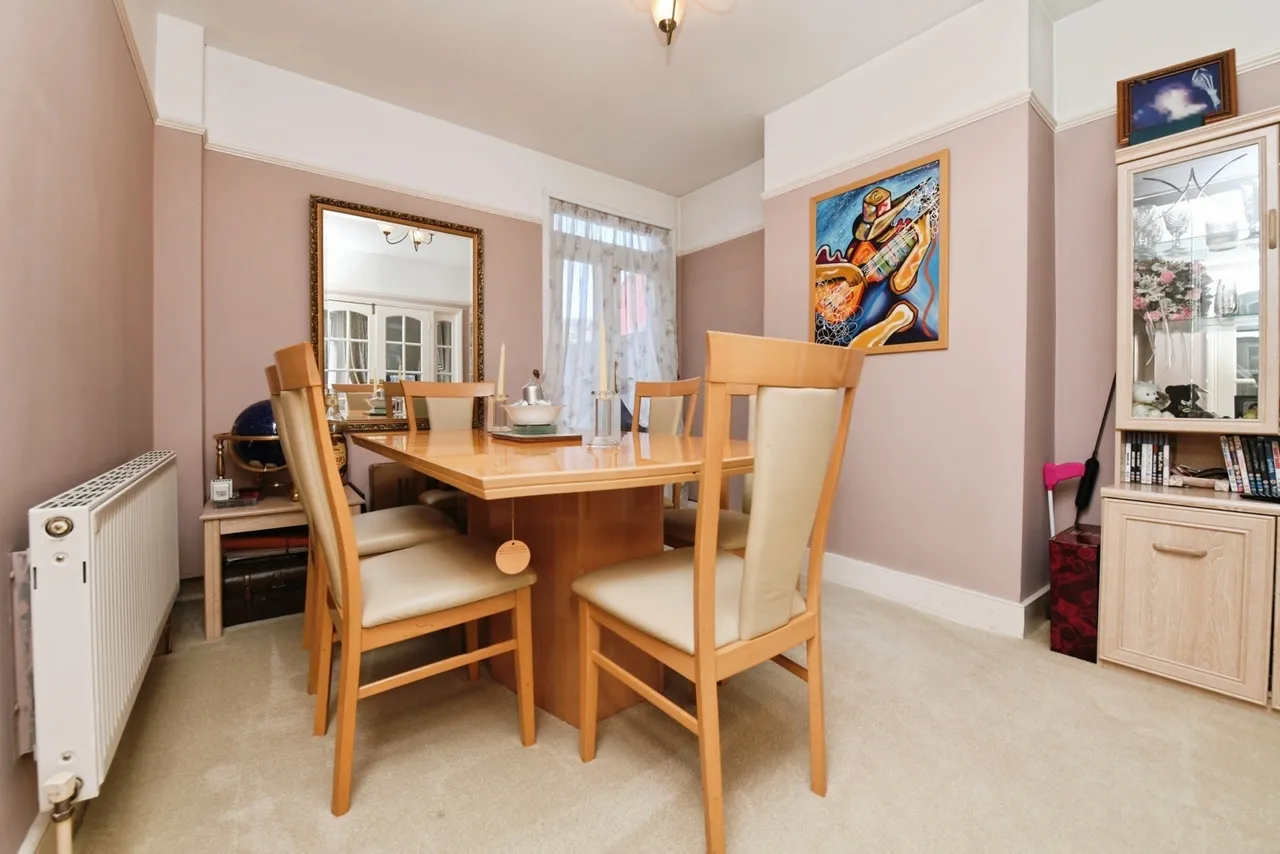 Wakering Avenue, Shoeburyness, Southend-on-Sea, Essex, SS3, photo 13