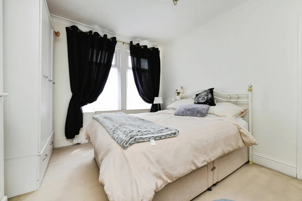 Wakering Avenue, Shoeburyness, Southend-on-Sea, Essex, SS3, photo 16