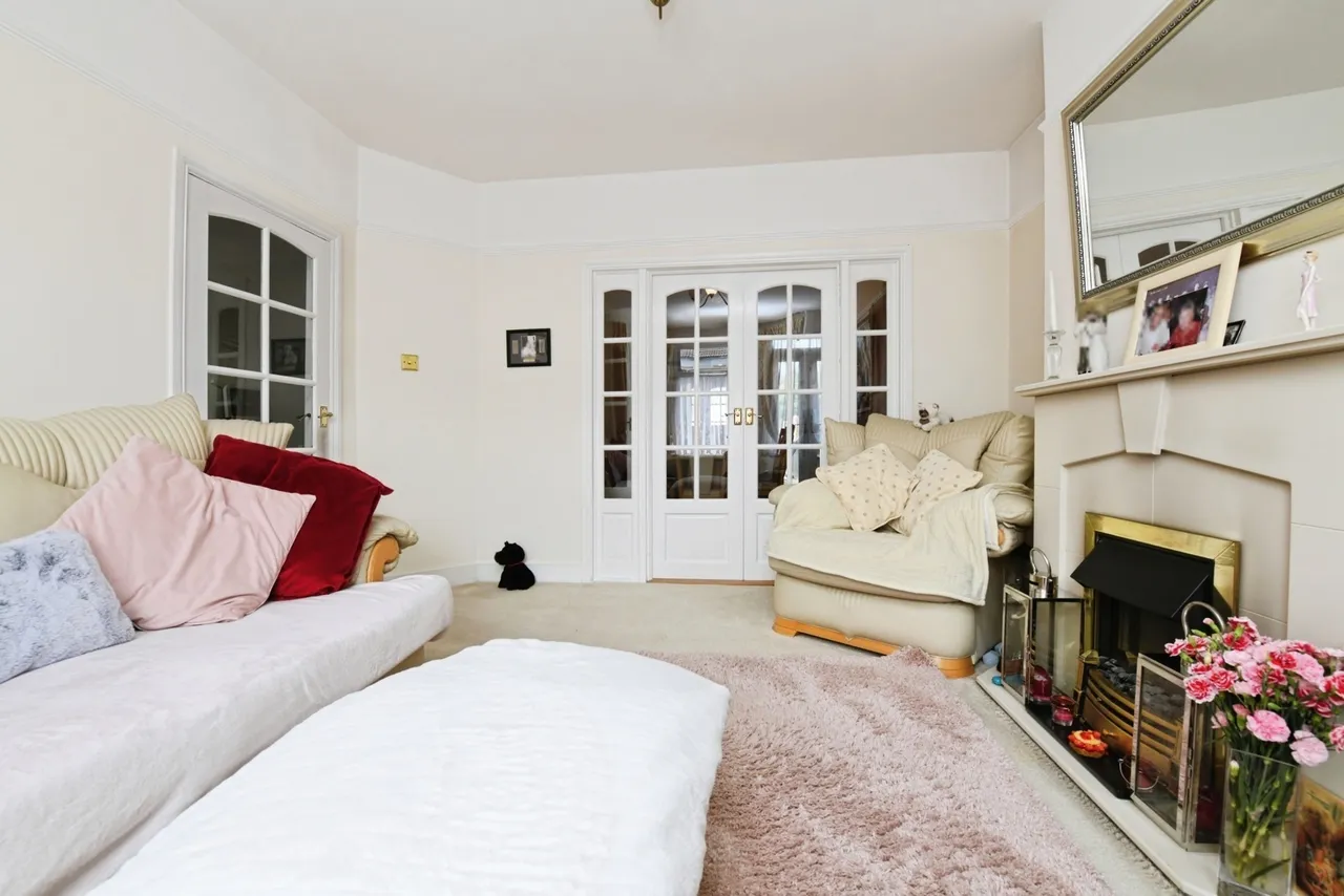 Wakering Avenue, Shoeburyness, Southend-on-Sea, Essex, SS3, photo 14