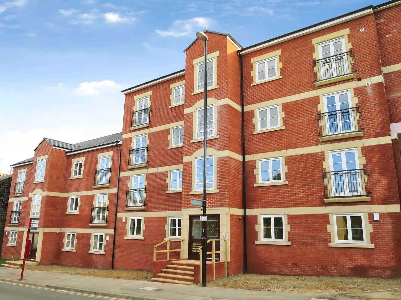 2 bed flat for sale — Gingham House, Morley, LS27