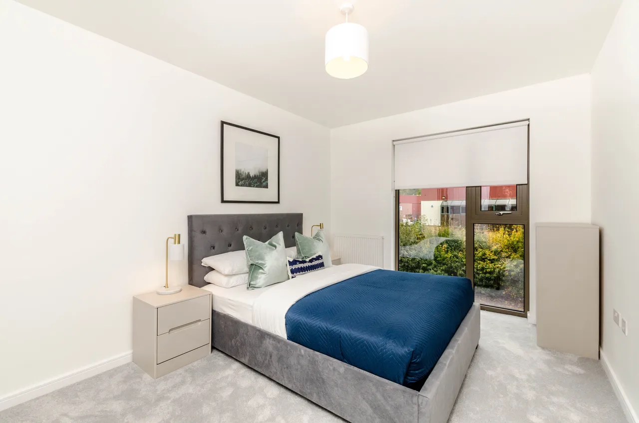 2 bed flat to rent — Flat 24, Wey Corner, Walnut Tree Close, Guildford
