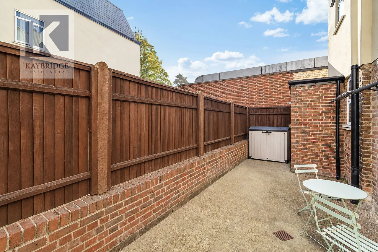High Street, Ewell, KT17, photo 3
