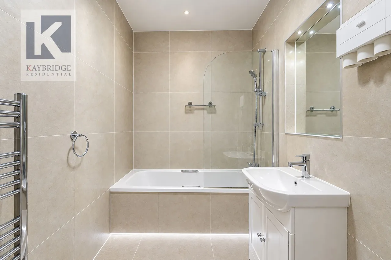 High Street, Ewell, KT17, photo 8