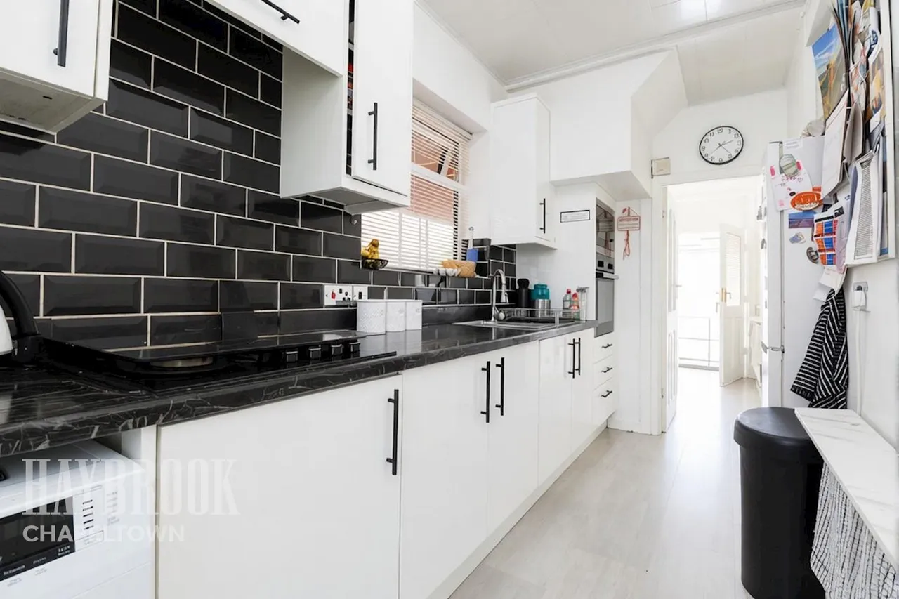 Hereward Road, Top, photo 7