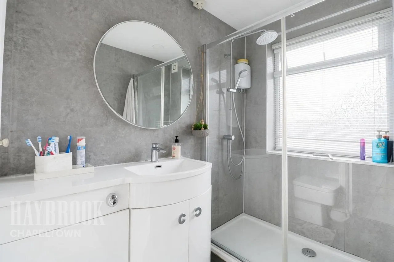 Hereward Road, Top, photo 15