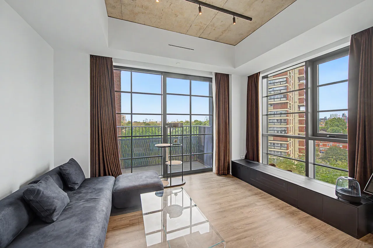 Apartment 401, 1 Deal Porters Way, London, photo 2