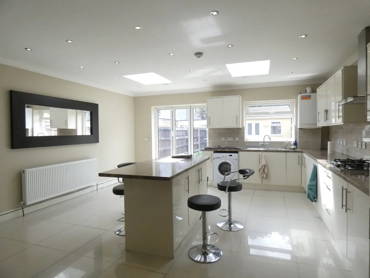 4 bed house to rent — Kings Avenue, Greenford, Greater London, Greater London, UB6 9DD