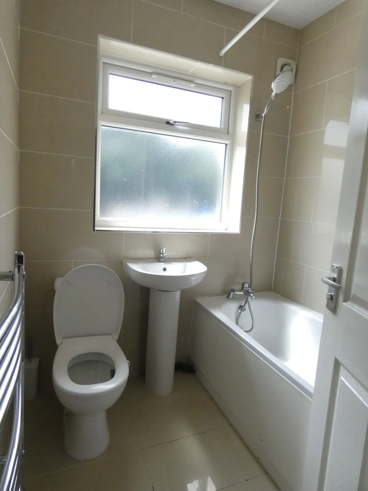 Kings Avenue, Greenford, Greater London, Greater London, UB6 9DD, photo 9
