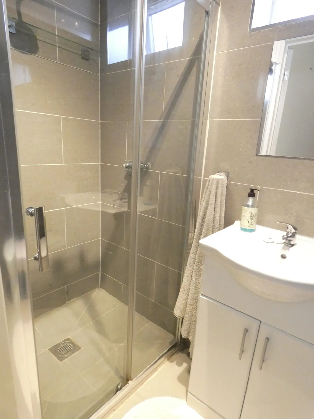 Kings Avenue, Greenford, Greater London, Greater London, UB6 9DD, photo 5