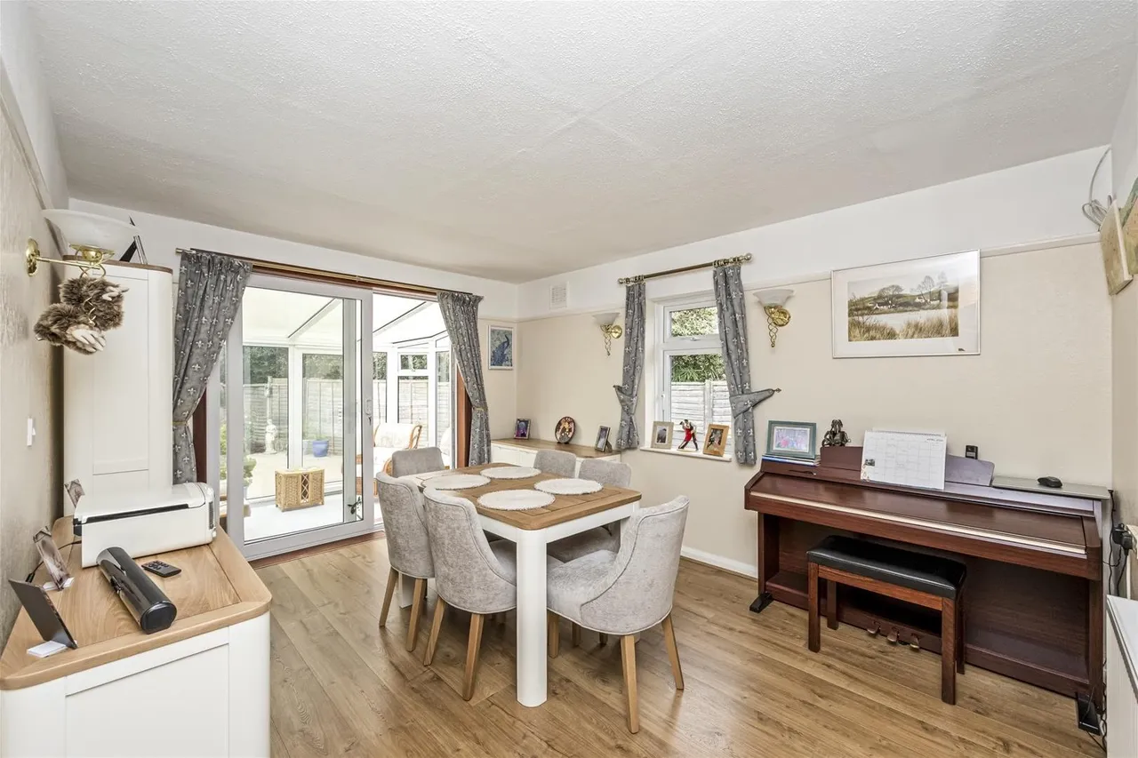 Bury Drive, Worthing, photo 7