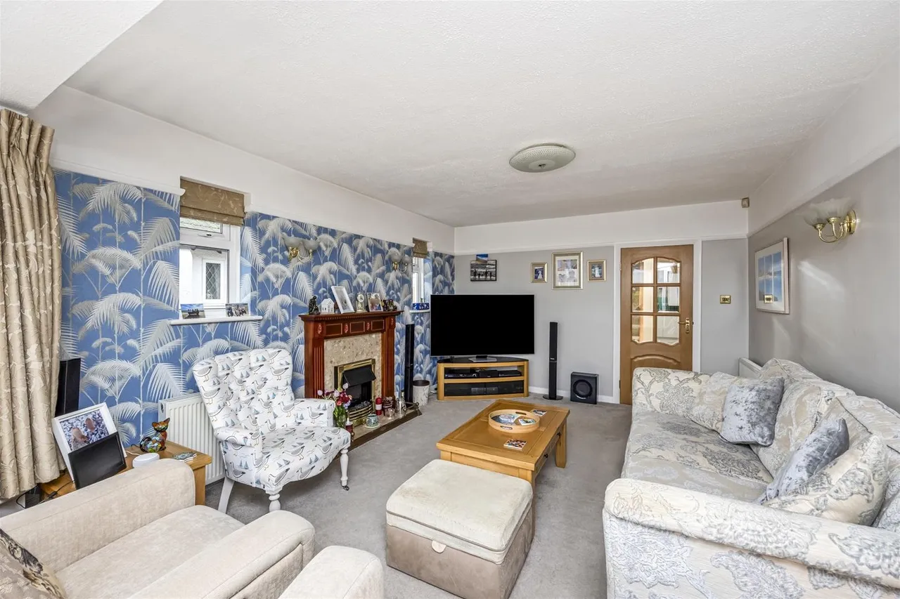 Bury Drive, Worthing, photo 11