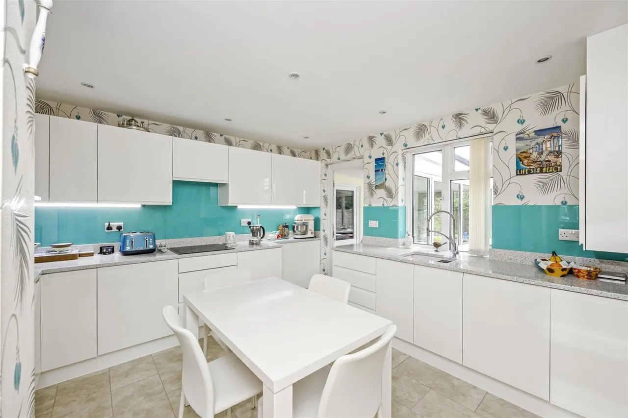 Bury Drive, Worthing, photo 8