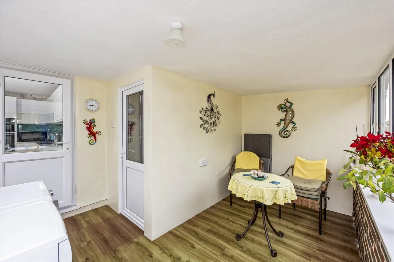Bury Drive, Worthing, photo 10