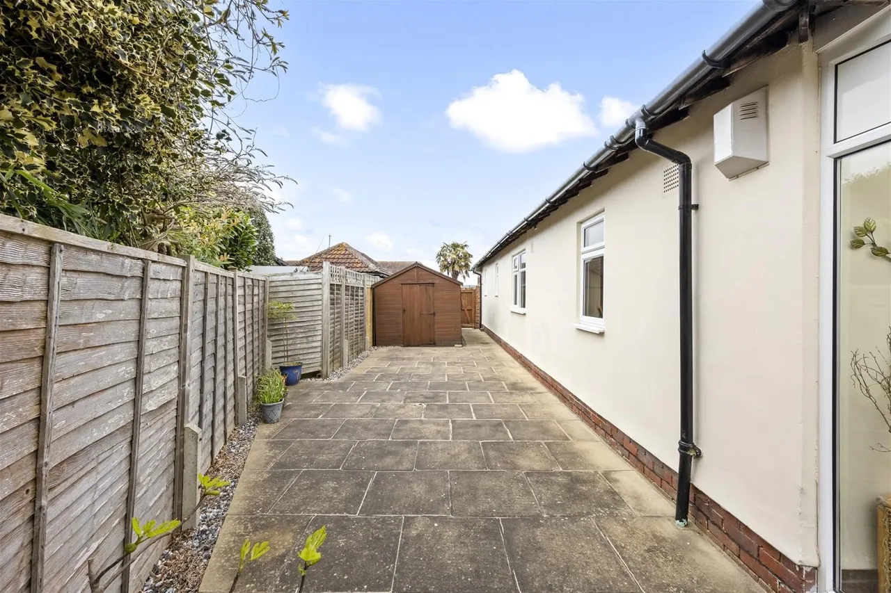Bury Drive, Worthing, photo 27