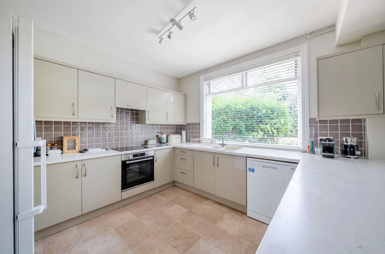 West Hill Road, Woking, GU22, photo 34
