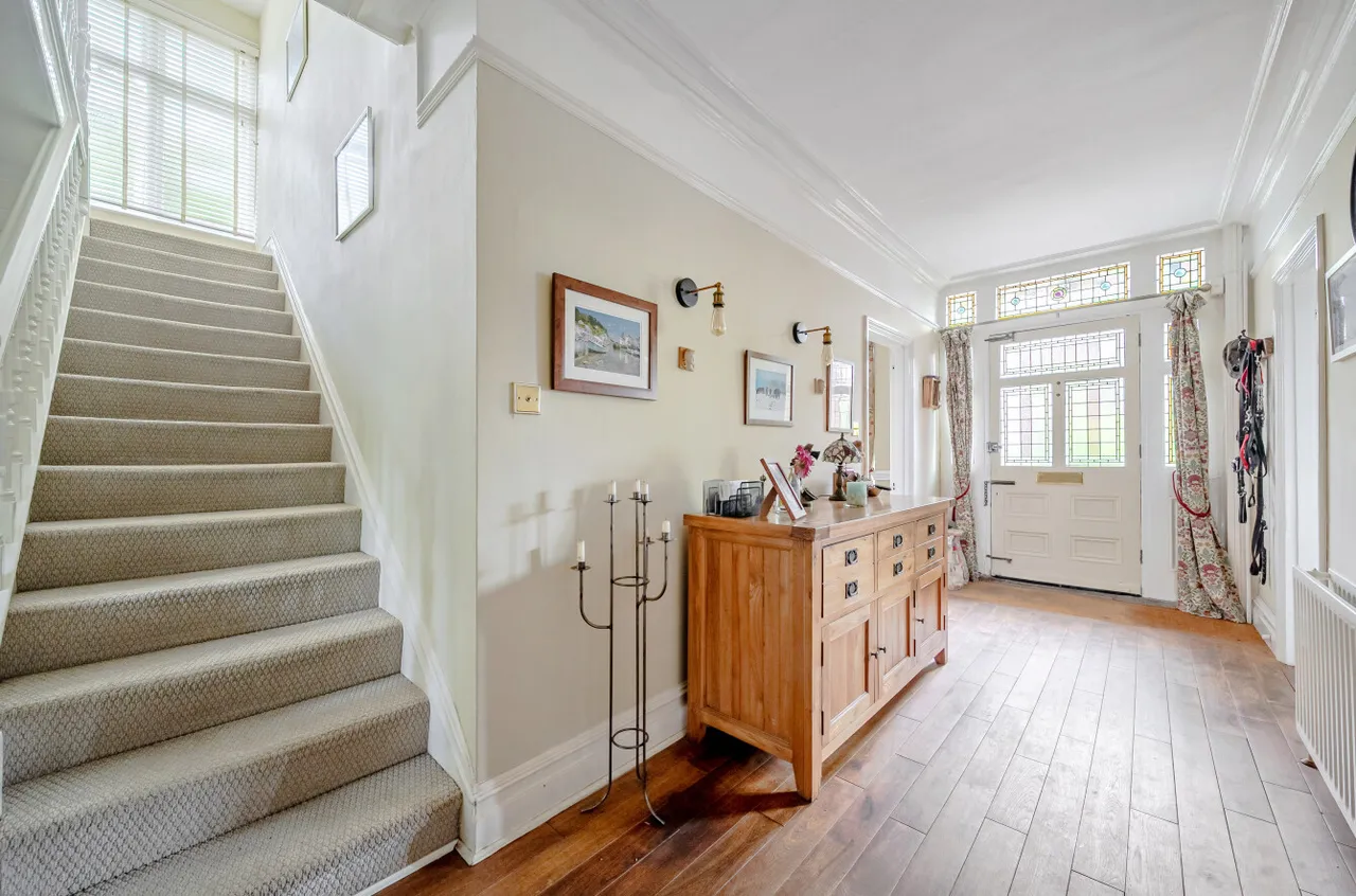 West Hill Road, Woking, GU22, photo 40