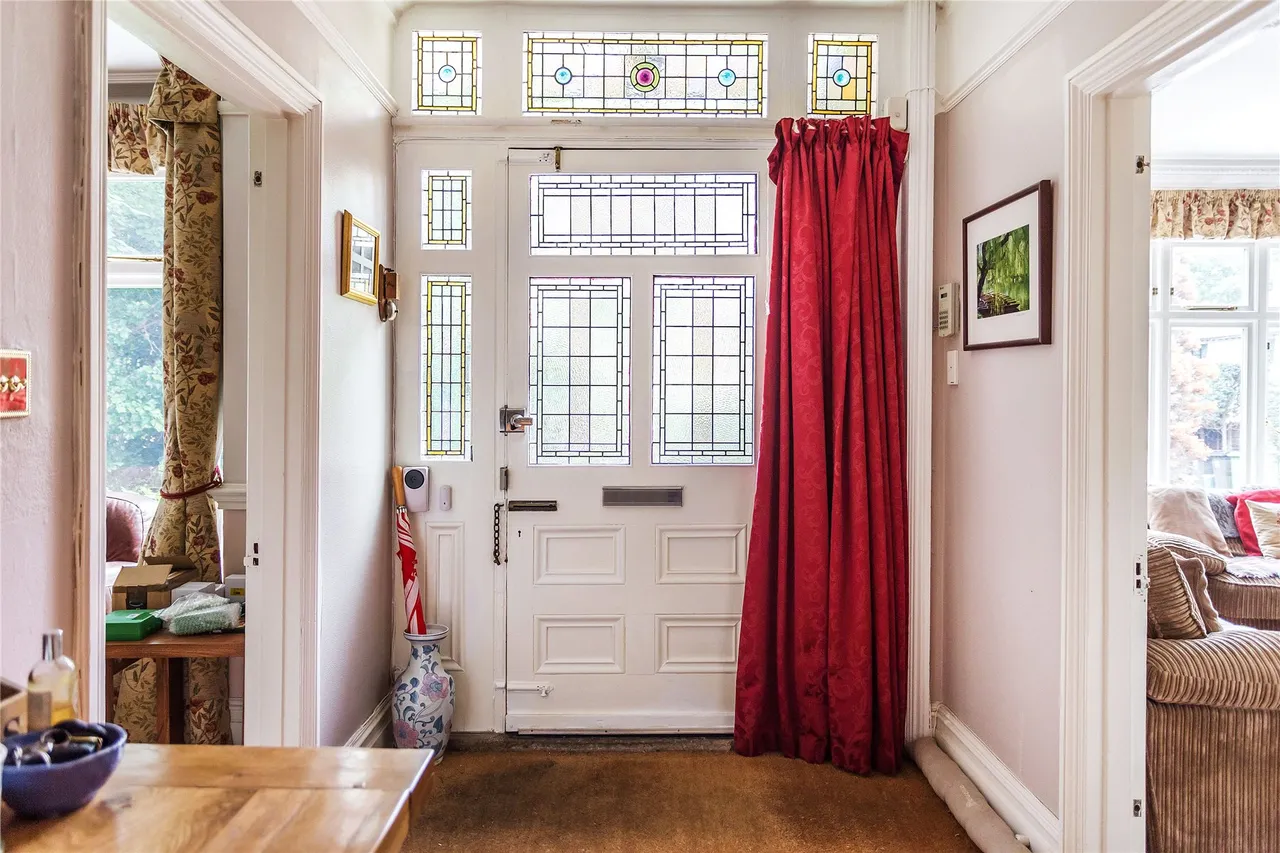 West Hill Road, Woking, GU22, photo 27